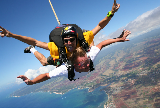 威夷欧胡岛一万英寸高空极限跳伞体验